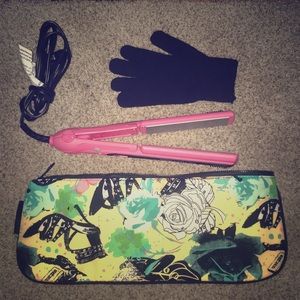 Revlon Pink Flat Iron W/Pouch
